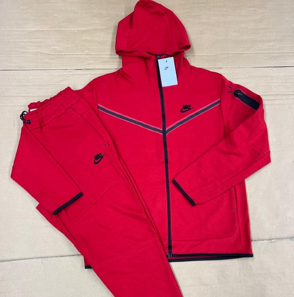 New Men's Nike Tech jogger Sweatsuit Size Large - Picture 1 of 2